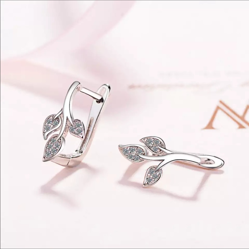 🌟 Sterling Silver 925, CZ - Picture 1 of 5